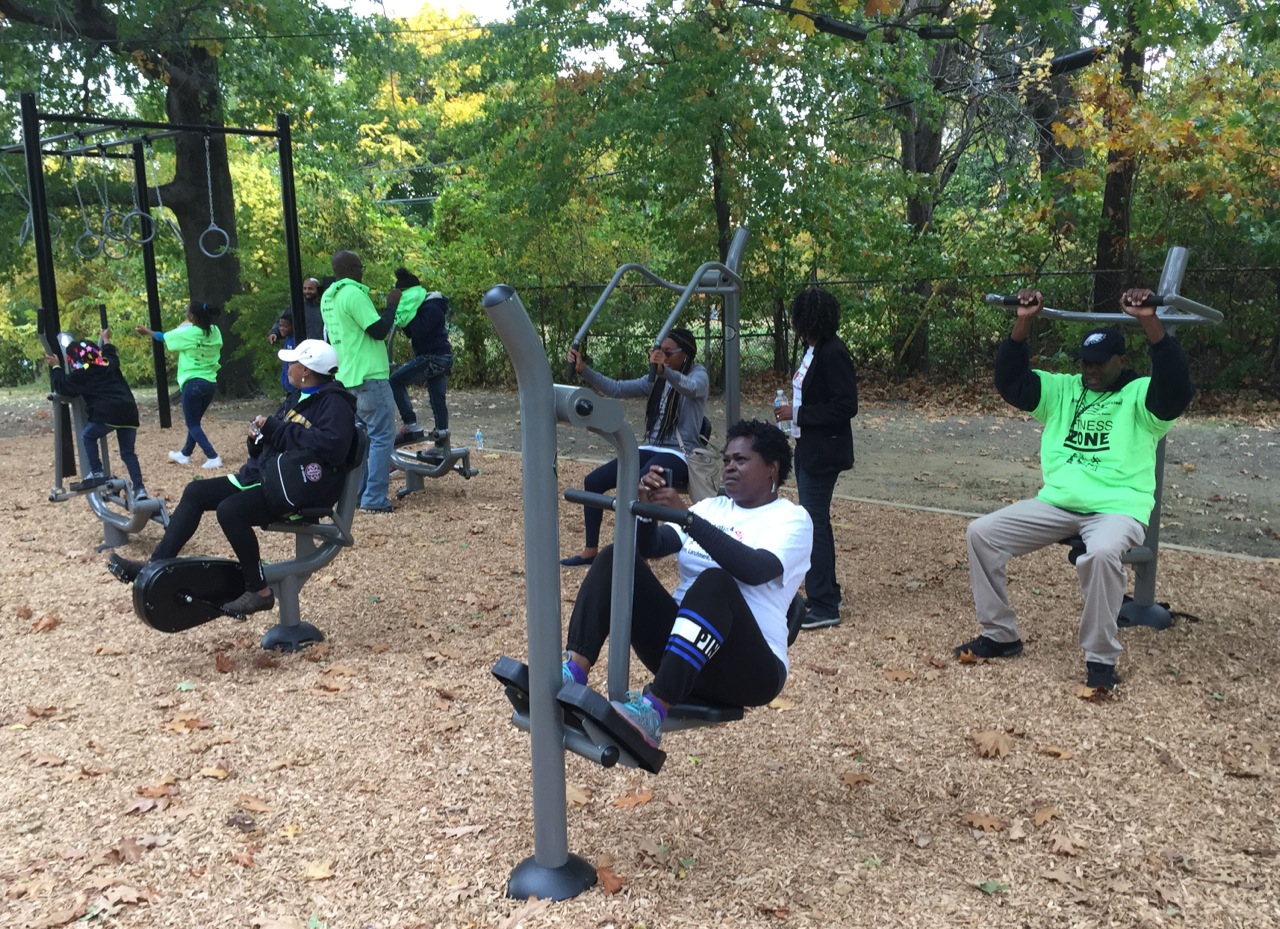 2015_10_24__photo_of_east_end_neighborhood_house_fitness_zone_during_move_w_community_walk_2.jpg