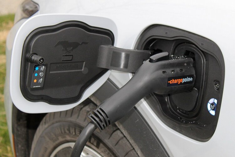 Electric vehicle charging station in Euclid