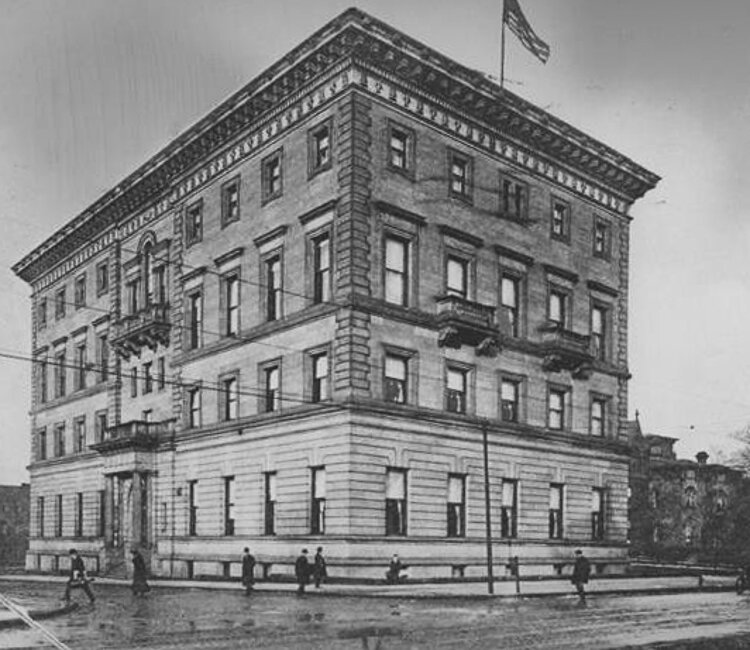 <span class="content-image-text">he Union Club of Cleveland located on Euclid Avenue as it was in 1906</span>