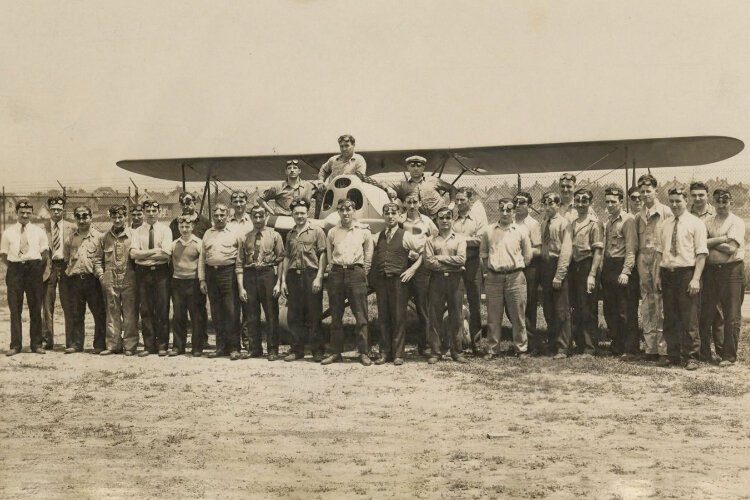 <span class="content-image-text">Great Lakes Aircraft Corp., 1930's</span>