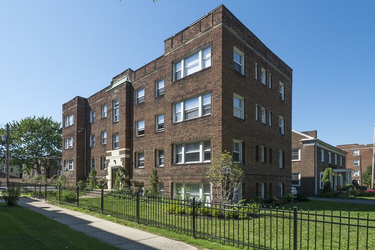 EDWINS Leadership & Restaurant Institut apartment and training center space in Buckeye-Shaker