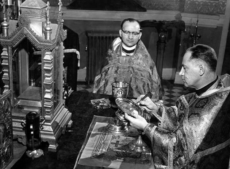 St Theodosius Russian Orthodox Cathedral Starkweather - St Tikhon Holy Thursday reserve sacrament. L.-R Rev Fr Stephen Jula (rear) Rev Fr Igor Tkachuk