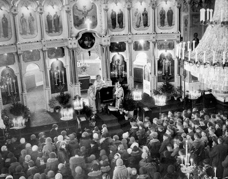 Christmas service in 1932