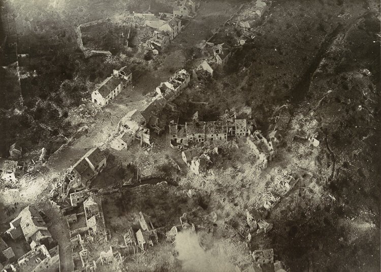 The view from a hydrogen gasballoon’s basket