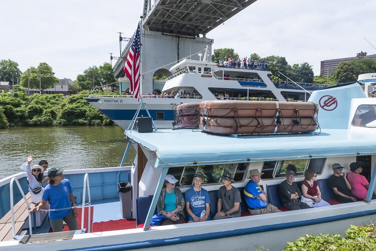 Holiday Cleveland History Days Boat Tour