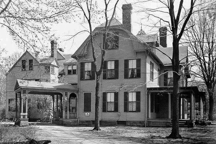 <span class="content-image-text">Home of James A. Garfield in Mentor Ohio taken in the 50’s, he purchased the home in 1876.</span>