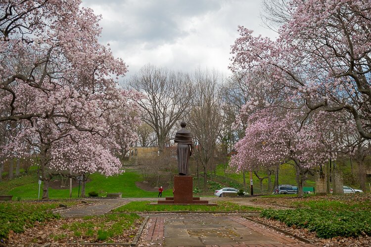 <span class="content-image-text">Ukrainian Cultural Garden</span>