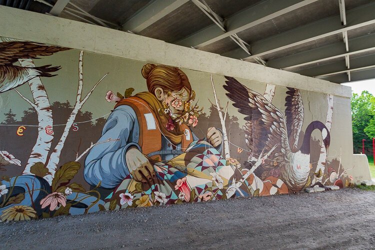 Pat Perry’s Red Line [INTER|URBAN] mural painted in 2016.