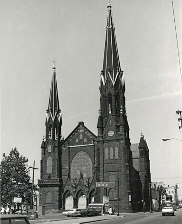 <span class="content-image-text">St. Michael's Catholic Church 1970s</span>