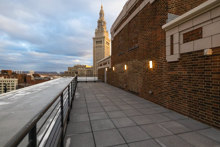 <span class="content-image-text">75 Public Square roof deck</span>