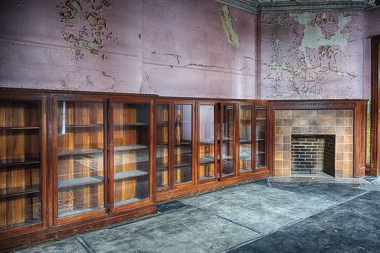 Interior of the Allen-Sullivan house in 2020 before demolition in 2021