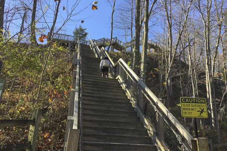 <span class="content-image-text">The Fort Hill staircase.</span>