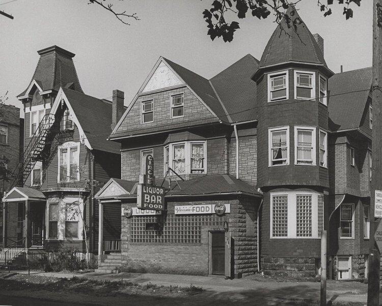 2830 Franklin  in 1963 shows the Spitzer-Dempsey House to the left of the Gentsch House at 2826 Franklin Blvd was converted into a bar in the 1930s