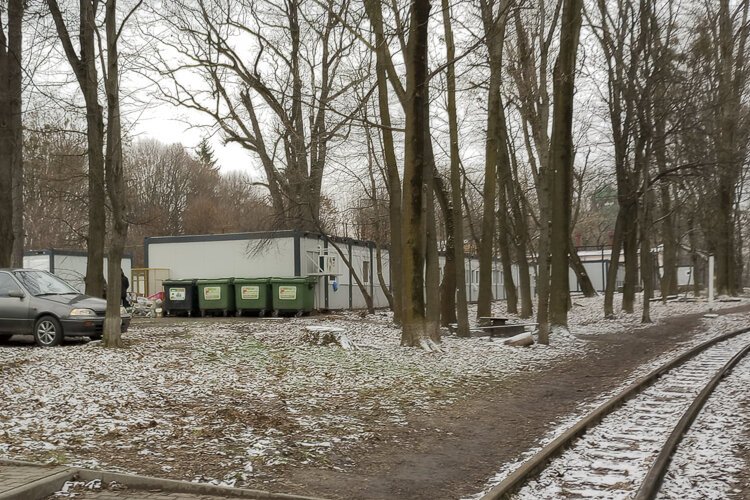 Chef Brandon Chrostowski and chef  Klopotenko served more than 300 people/families who are displaced from the war and living in makeshift housing provided by the government
