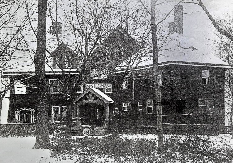 Frost & Granger in 1895 designed a shingle style home, “Burbank” for Frances and Frederick H. Goff, at 9929 Lake Shore Blvd. It was torn down in 1957.