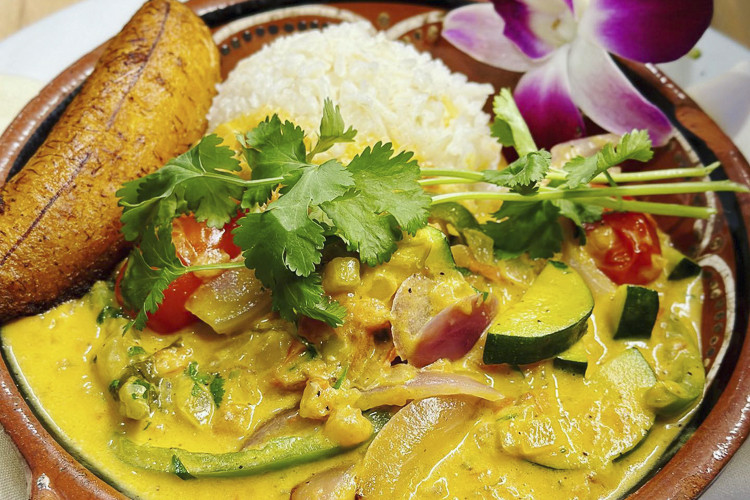 Batuqui Cleveland - Moqueca Baiana: Shrimp, fish, combo of shrimp and fish or vegan with a plantain.