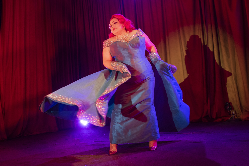 Bella Sin performing at the 9th Annual International Ohio Burlesque Festival