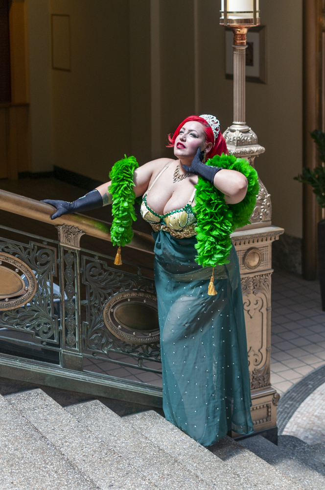 Bella Sin, Cleveland Queen of Burlesque