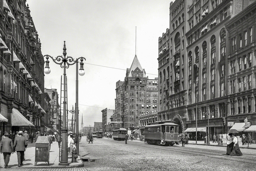 Superior Avenue, 1905. Landmarks include the Arcade Building at right, Hollenden Hotel and newspaper offices of the Cleveland Plain Dealer