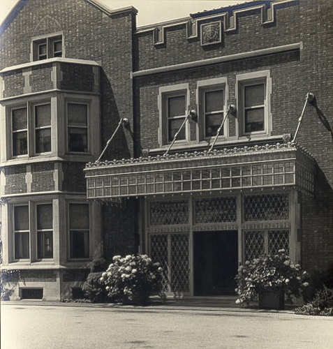 View of the front entrance to the Glen Allen Estate