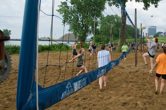 cleveland_plays_volleyball_119.jpg