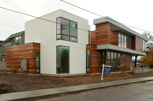 W 11th and University in Tremontt