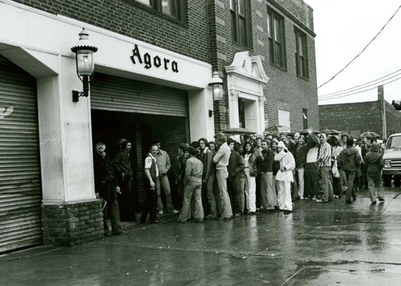 The old Agora, May 1977, on E24th - Photo Janet Macoska