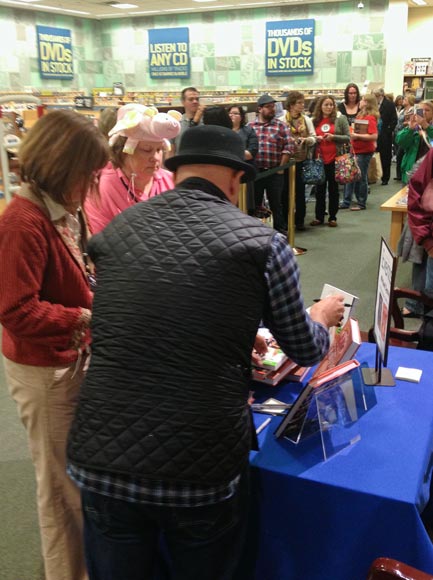 Michael Symon's Carnivore book signing at Barnes & Noble in Westlake - Photo Doug Trattner