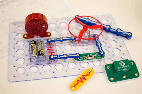 "Space War" project on a Snap Circuit at TechCentral