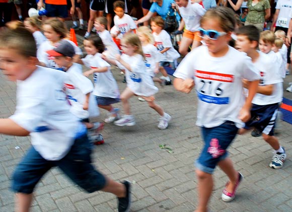 2012 Ohio City Kids Dash runners take off! - photo Ashley Taseff