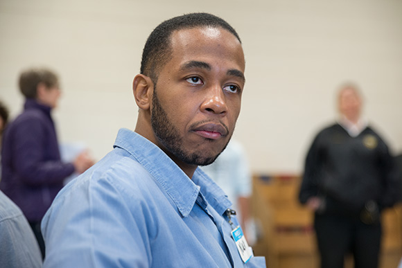 An inmate and inside student during the course at LORCI