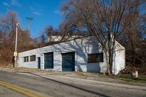 Vacant building on Willey Ave