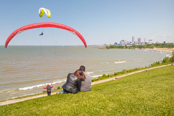 Hang gliding at Edgewater Park