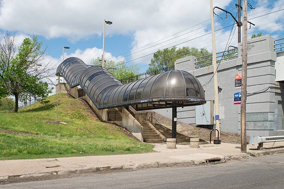 E79th St rapid station