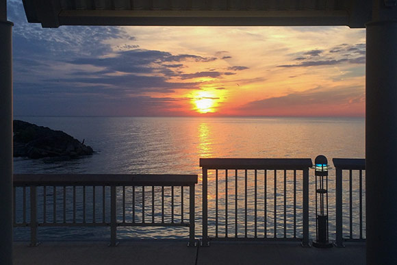Sunset at the pier at Sims Park