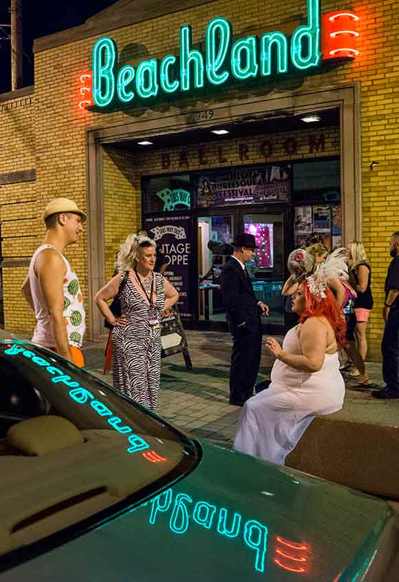 <span class="content-image-text">Intermission outside of the Beachland Ballroom</span>