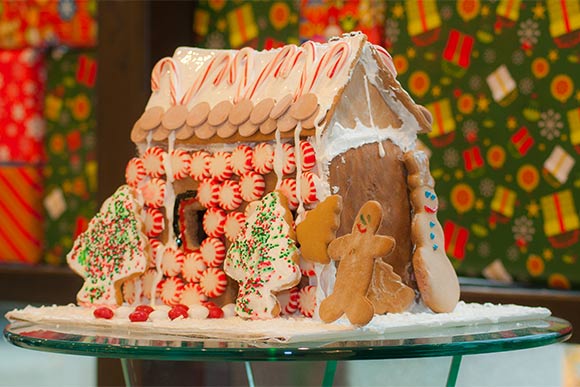 <span class="content-image-text">Gingerbread Houses at Glow - Cleveland Botanical Garden</span>