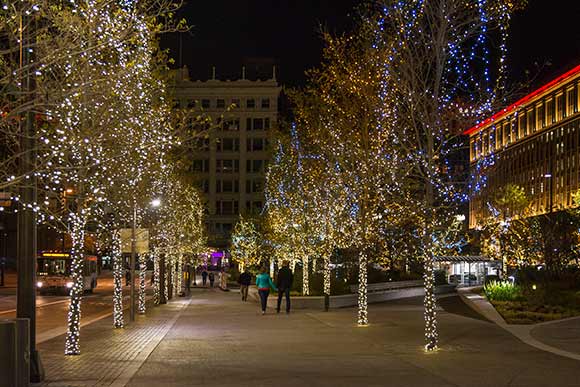 <span class="content-image-text">Romantic holiday strolling through Public Square</span>