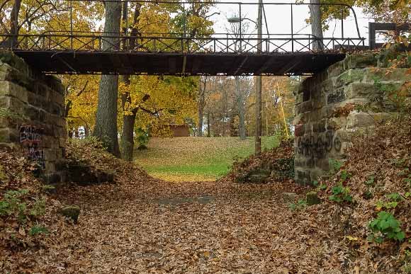 Street connection stroll through Massillon