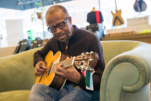 <span class="content-image-text">Darrell Branch of Heights Music Shop</span>