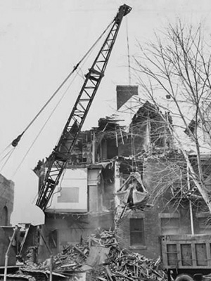 <span class="content-image-text">Alta House being torn down in December 1980</span>