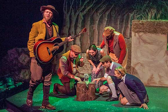 Production still from Finn McCool at Talespinner Children’s Theatre, Sept-Oct 2015