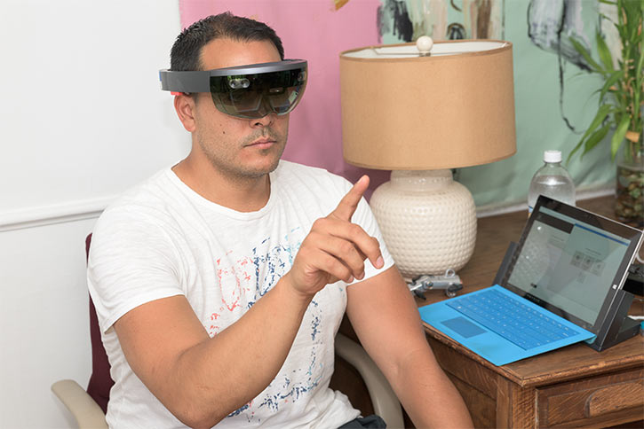 Reynaldo Zabala using one of the wirless VR headsets