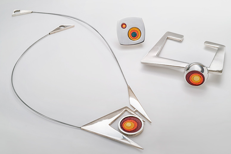 Yasniel Valdes “De Aqui Y De Alla (From Here and There),” 2017