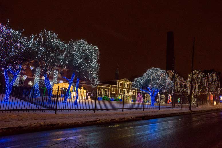 <span class="content-image-text">Nela Park Holiday Lighting Spectacular</span>