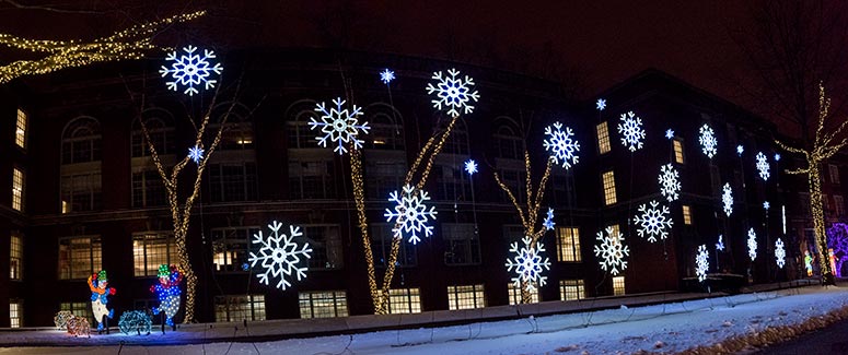 <span class="content-image-text">Nela Park Holiday Lighting Spectacular</span>
