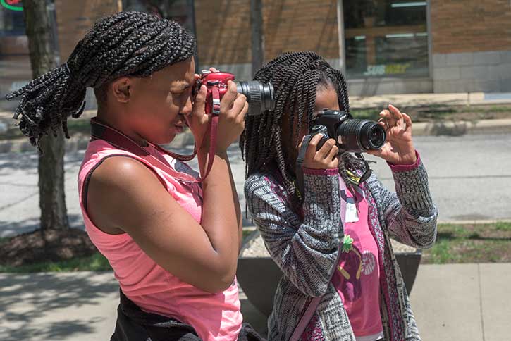 <span class="content-image-text">Photography class with instructor Robert Banks</span>