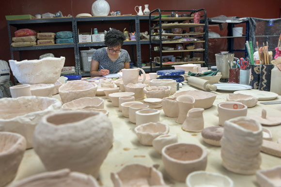 <span class="content-image-text">Ceramic class at the NewBridge after School program</span>