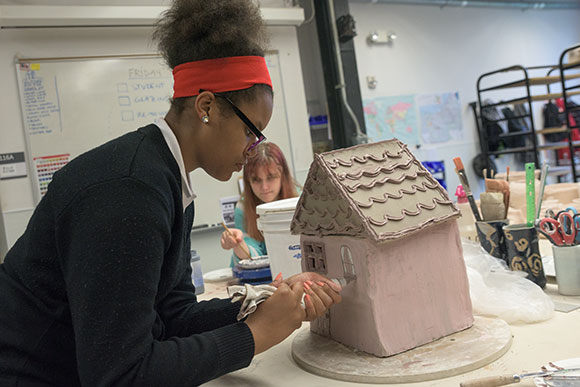 <span class="content-image-text">Ceramic class at the NewBridge after School program</span>