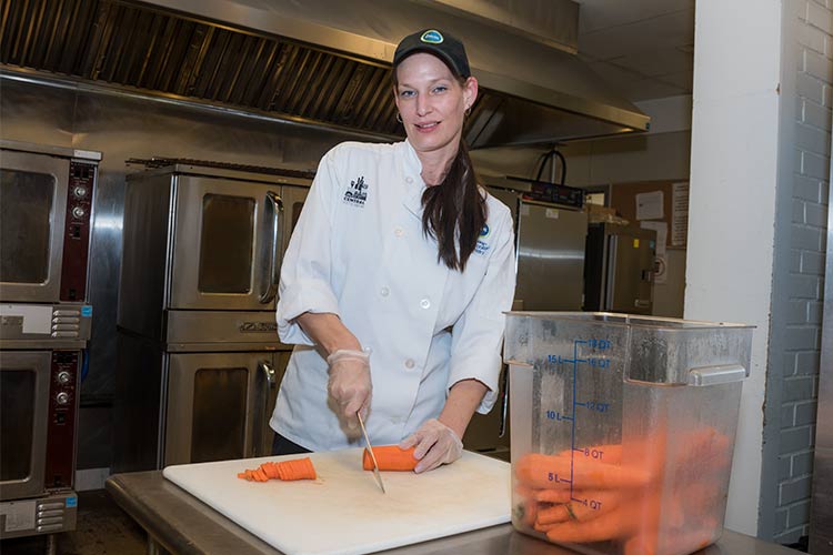 Amanda Ernsberger participates in Lutheran Metropolitan Ministry’s Chopping for Change program